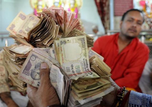 Deposit above Rs 2.5 Lakh to face tax and a penalty of 200%