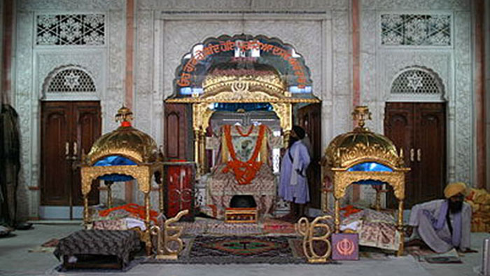 Hundreds of Sikh NRIs at Takht Sri Harimandir ji Patna Sahib