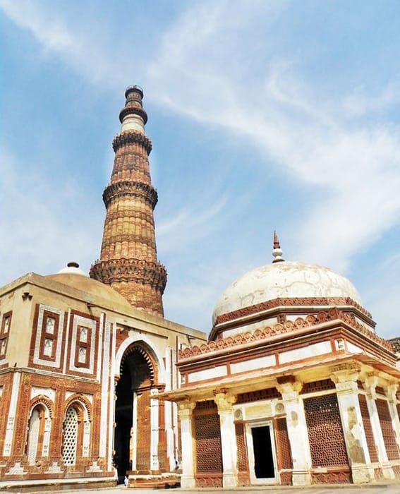 qutb-minar-tomb-of-imam-zamin-and-the-alai-darwaza