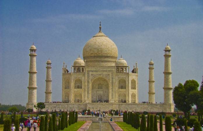 Famous Historical Monuments Of India