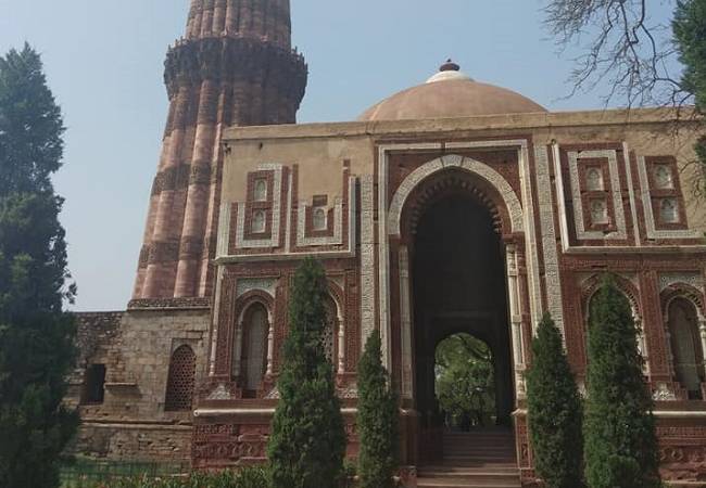 Alai Darwaza – The attraction of the earliest Turkey art