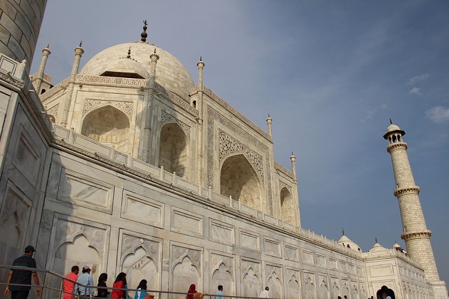 Precious gems and stone used in Taj Mahal